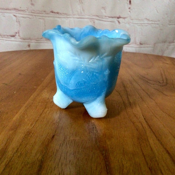 Vintage Cambridge Glass Strawberry Design Footed Toothpick Holder NEAR CUT - Picture 3 of 6